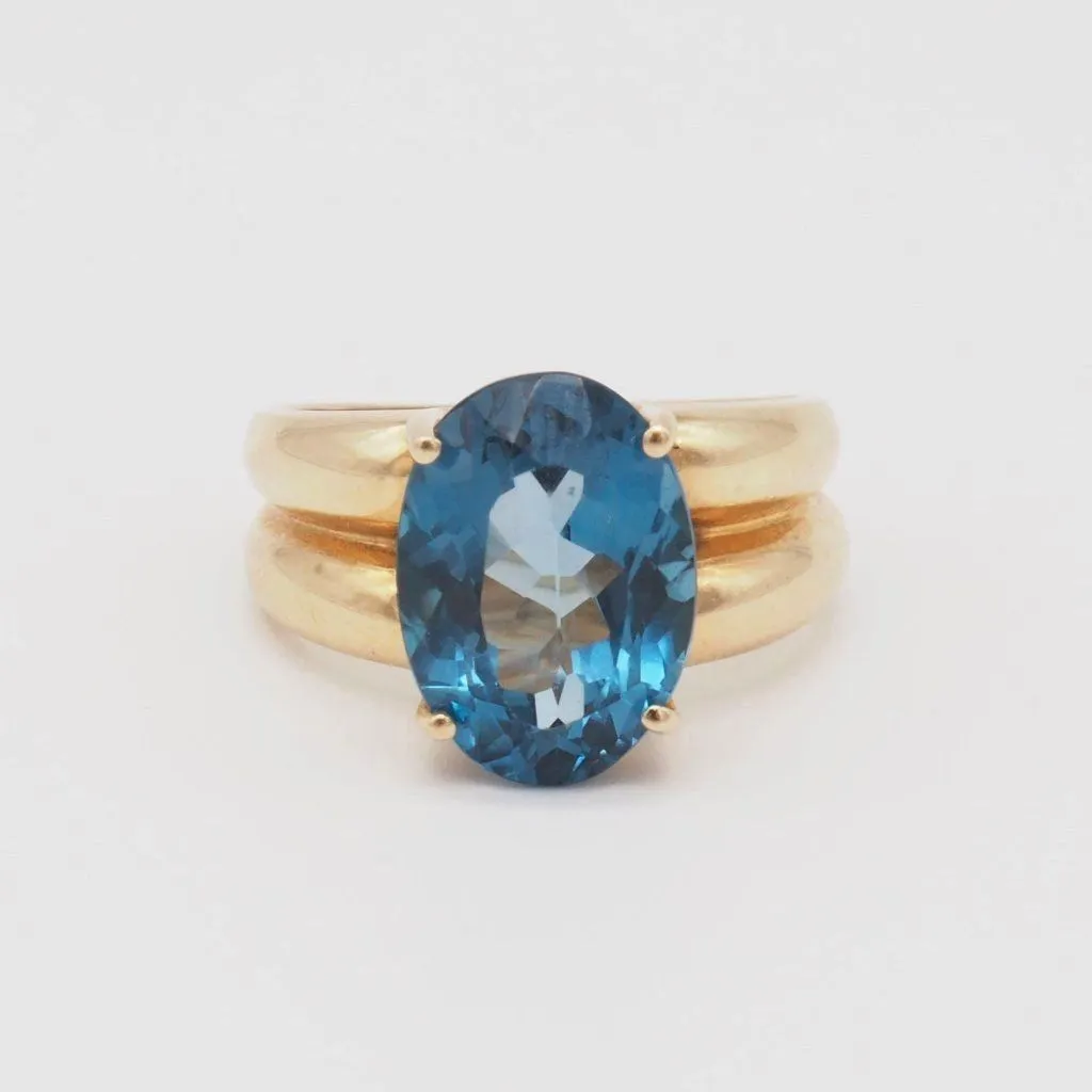 10K Luxurious London Blue Topaz Ring