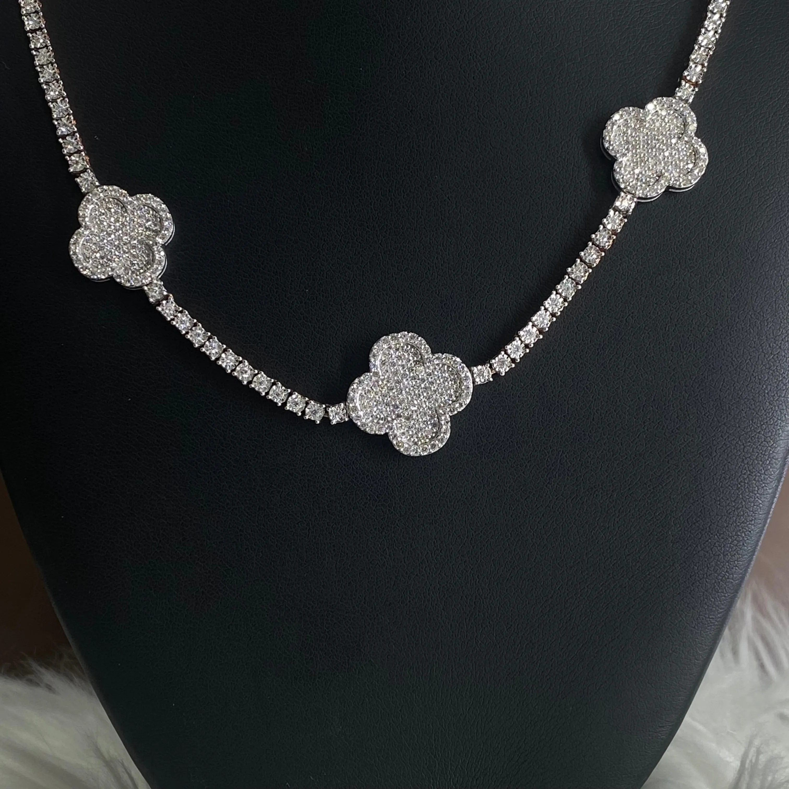 10K White Gold Tennis Flower Chain 3.75Ct / 26.7gr / 3.2mm / 18in