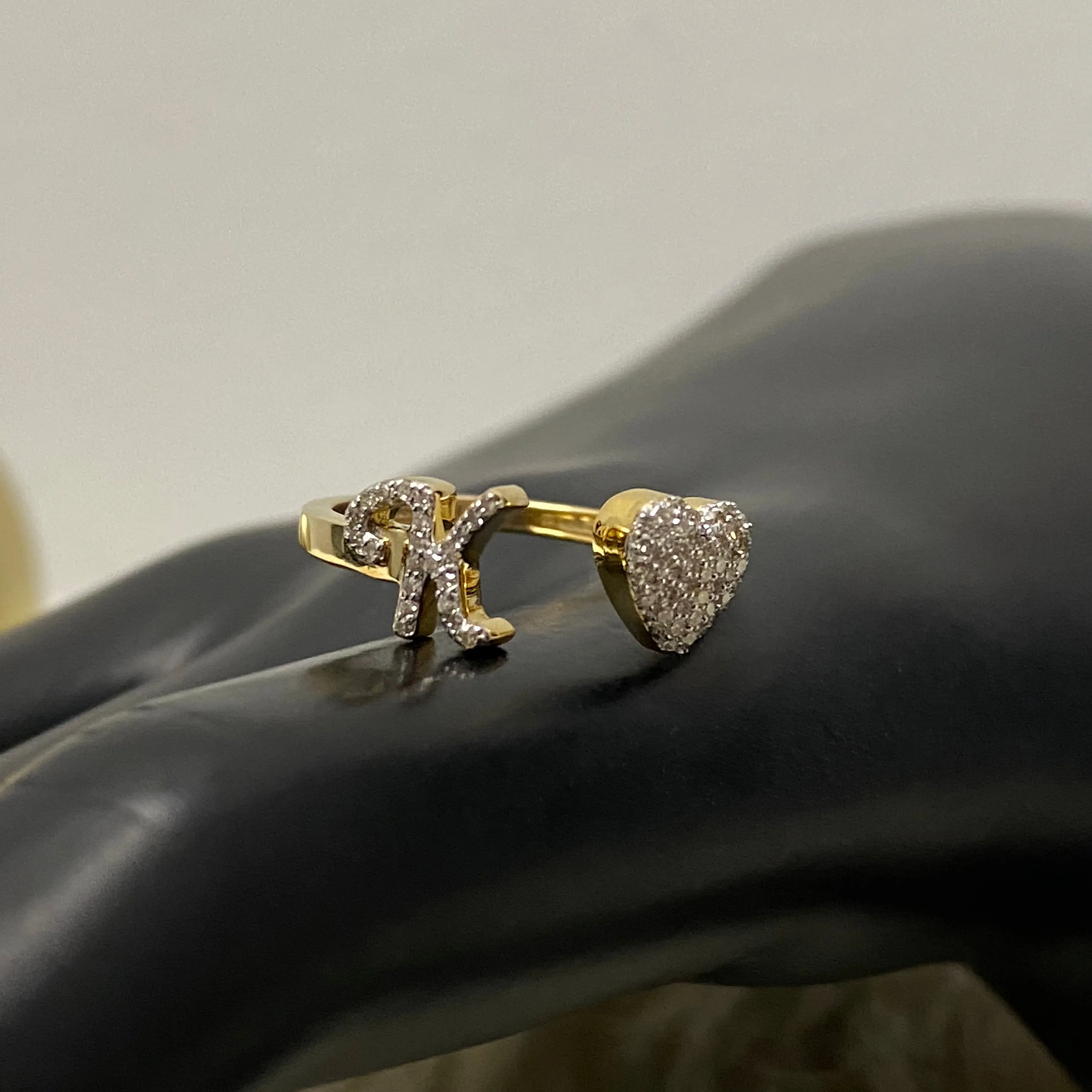 10K Yellow Gold Diamond Heart - Letter K Ring 0.18Ct Dia / 1.8gr / Size 6.5