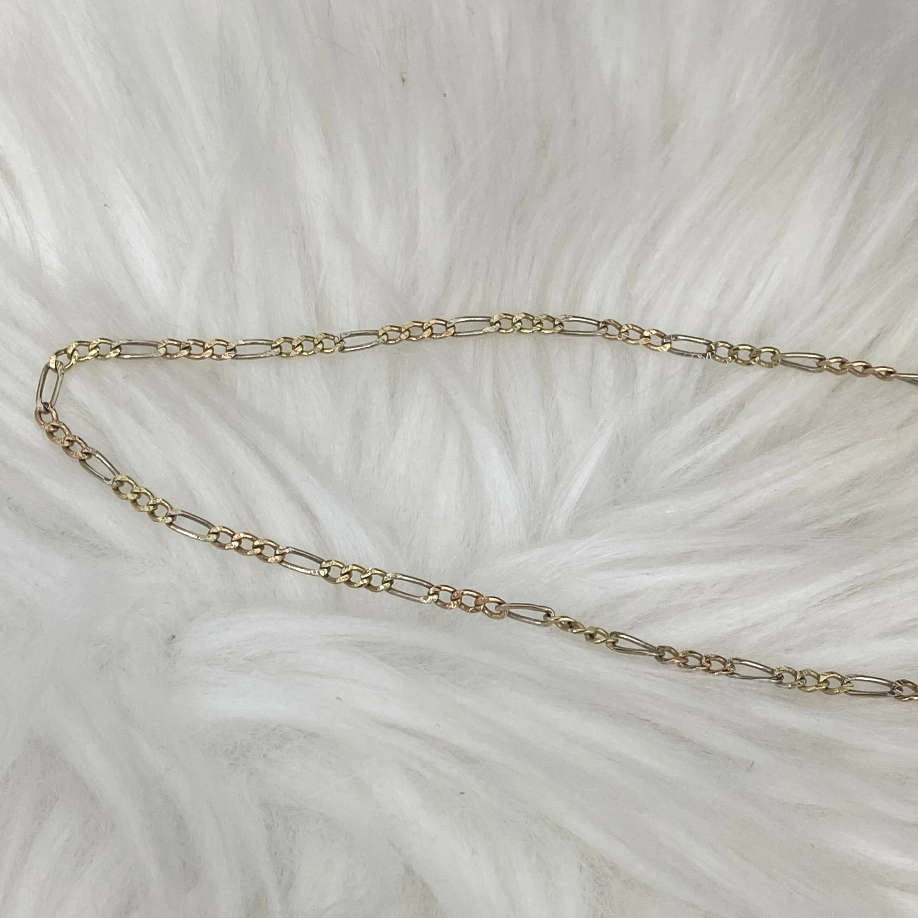 14K Three Colour Gold Figaro Chain Diamond Cut / 2.2gr / 2.4mm / 16in