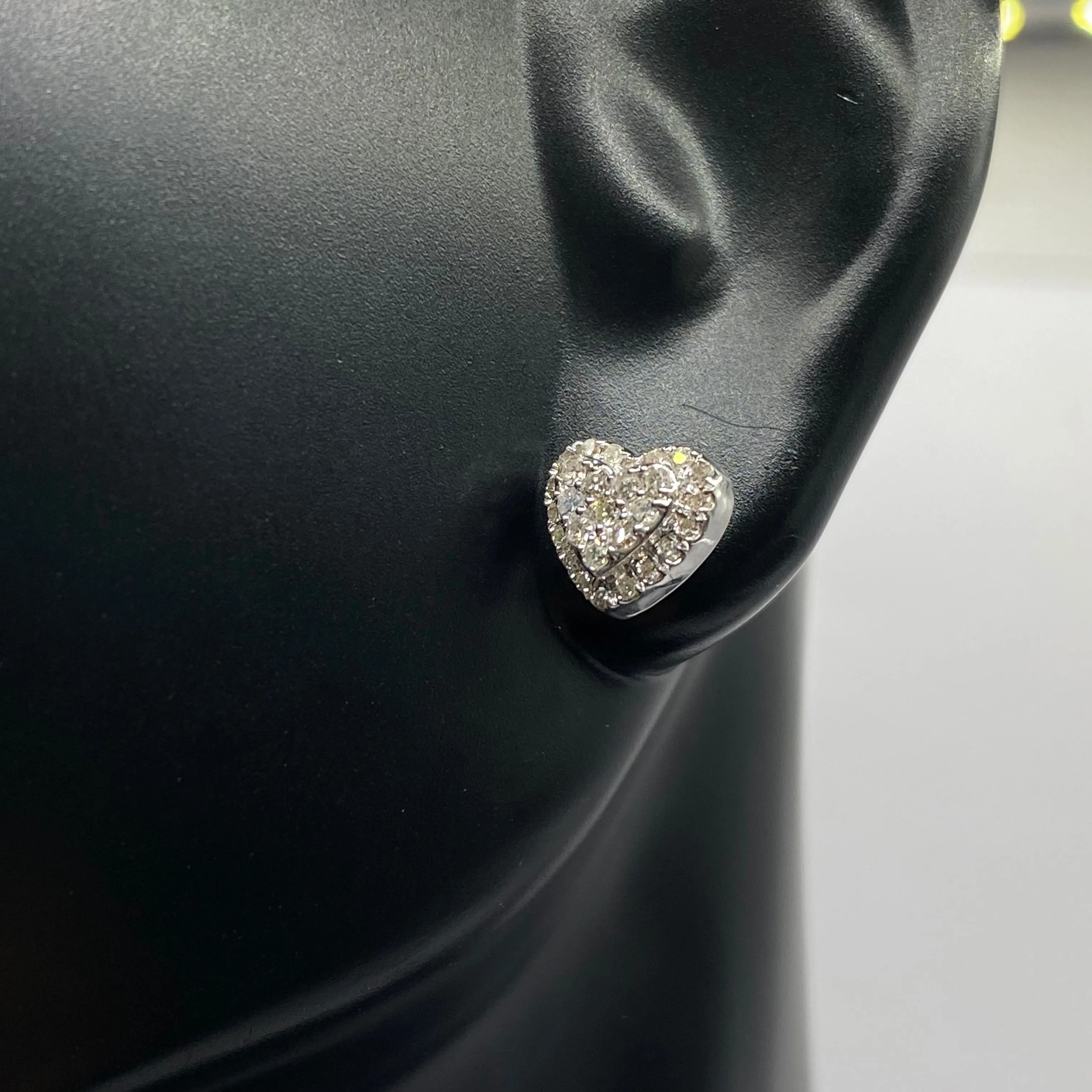 14K White Gold Diamond Heart Stud Earrings 0.28Ct / 1.7gr