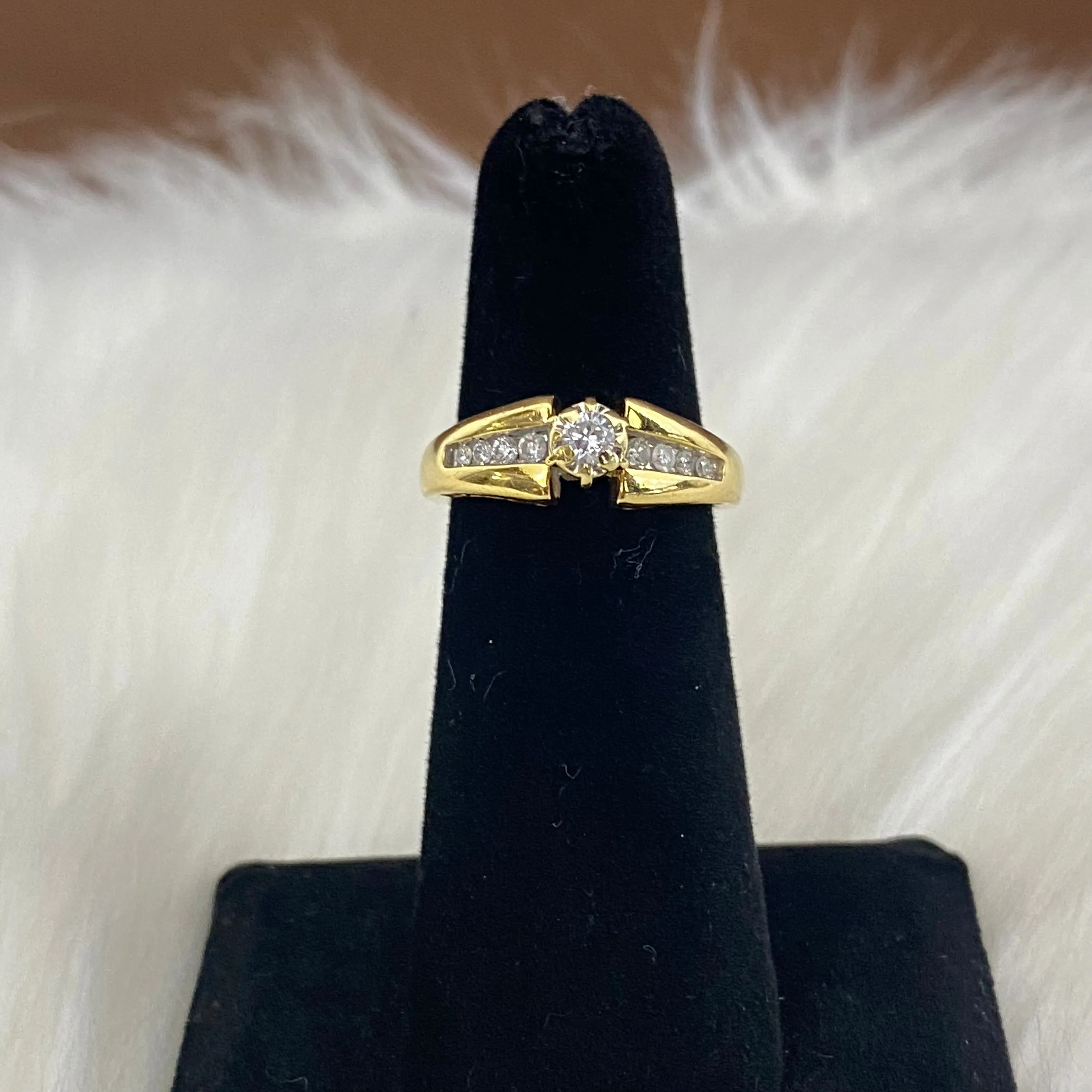 14K Yellow Gold Diamond Fashion Ring Ct Dia / 4gr / Size 4.5