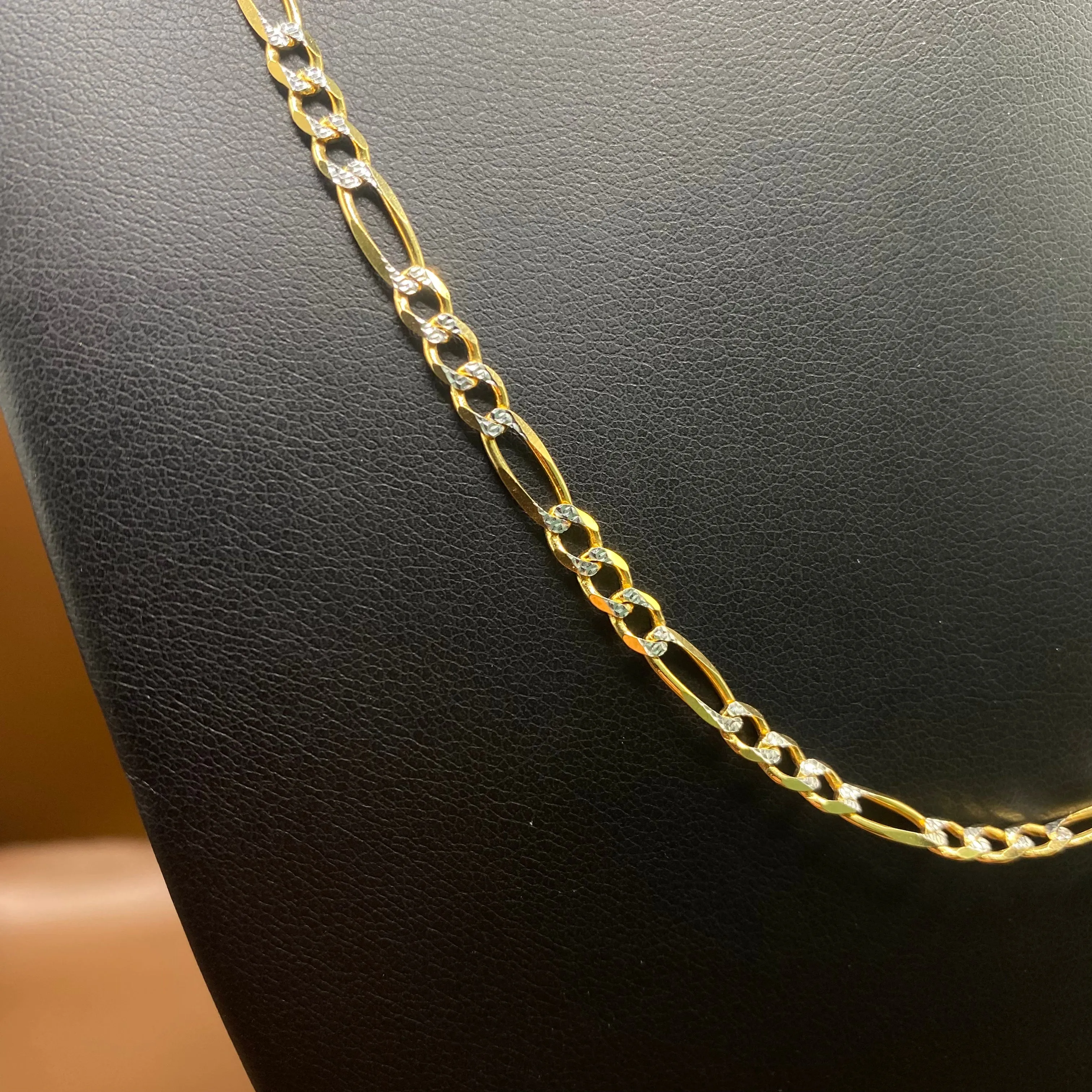 14K Yellow Gold Figaro Diamond Cut Chain / 11.5gr / 3.7mm / 24in