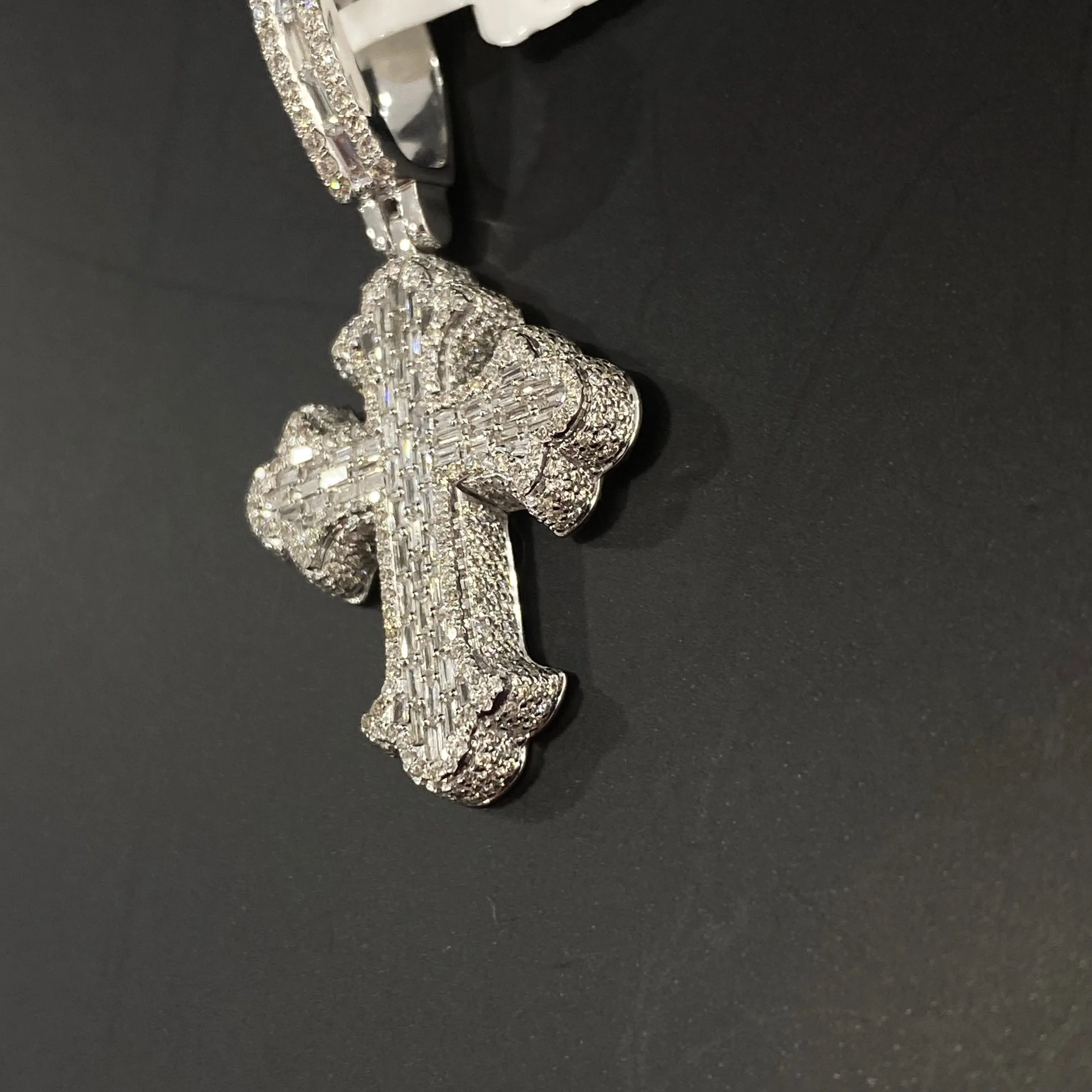 18K Yellow Gold Cross Pendant With Diamond 0.82Ct / 6.7gr