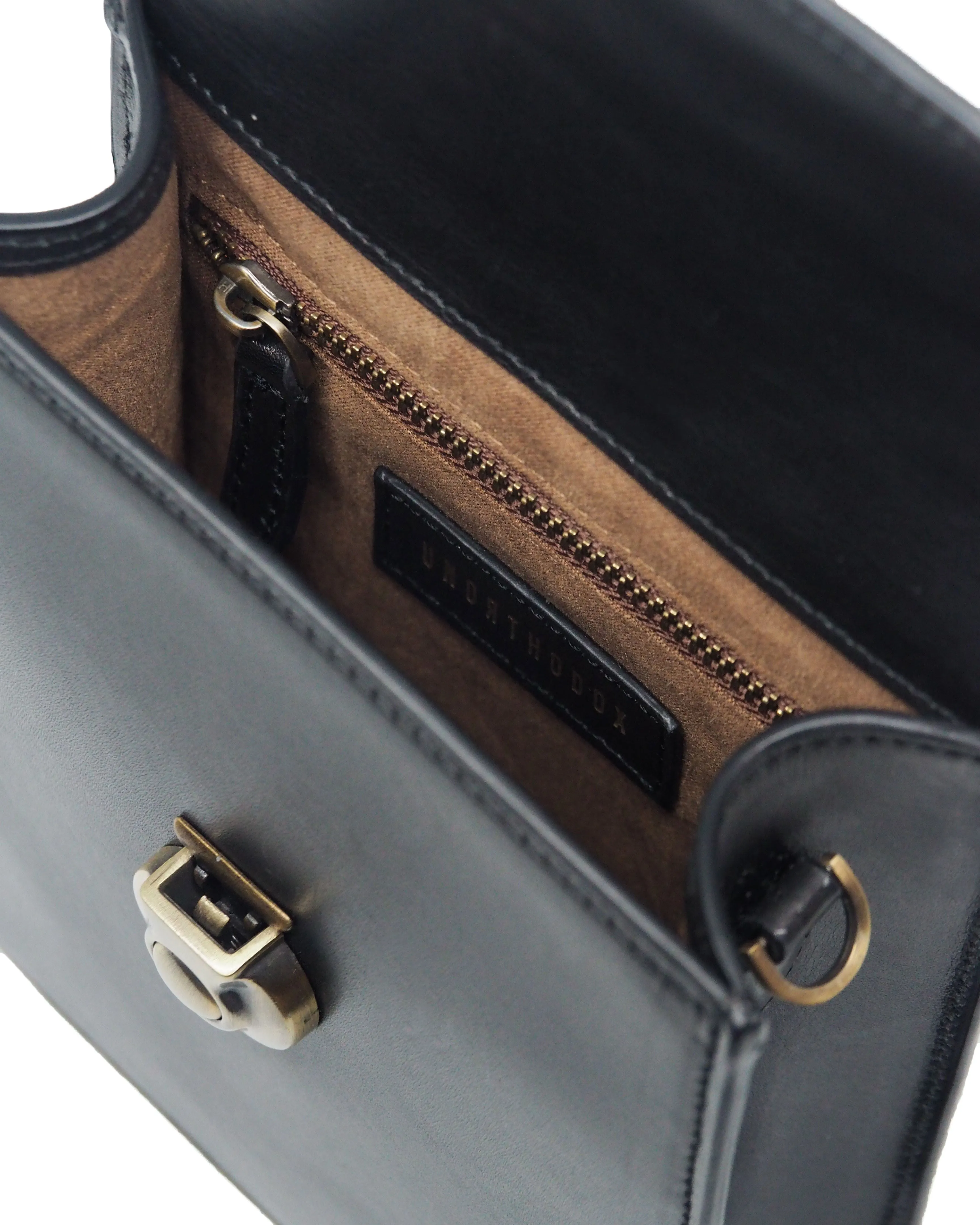 Explorer Lock Crossbody (Nero)