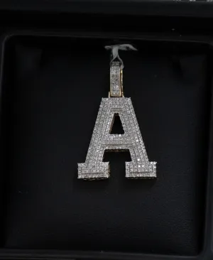 Letter A Pendant 10K Yellow Gold With Diamond / 4.3gr