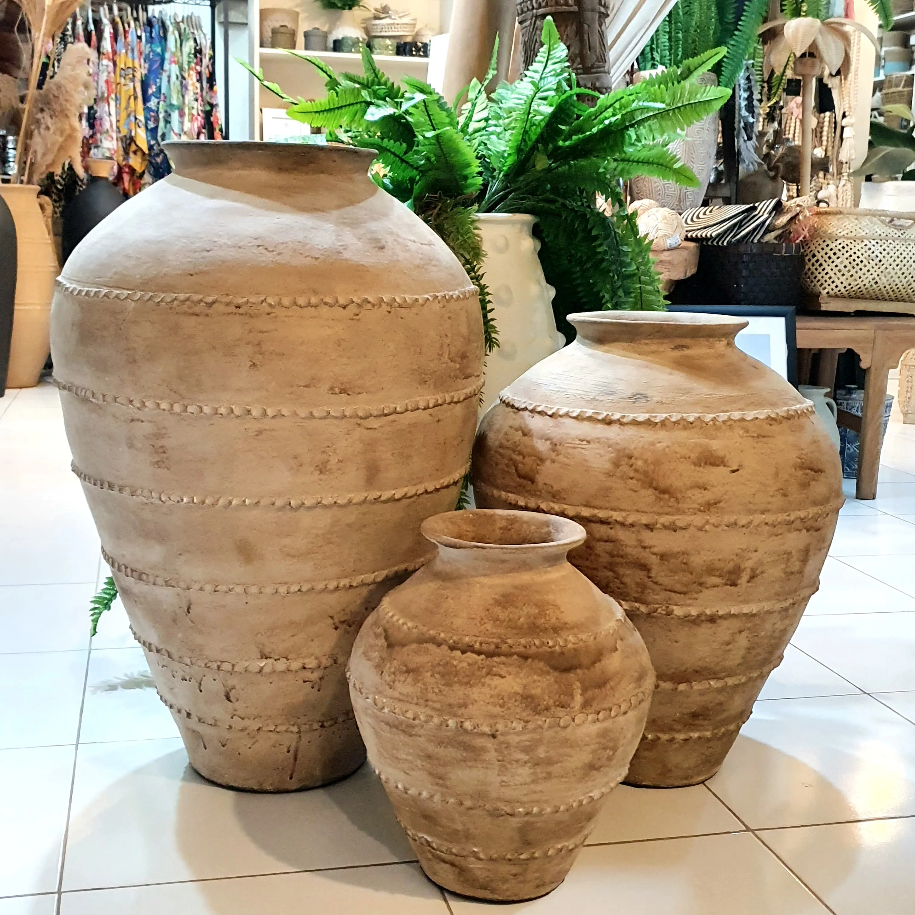 Luxurious Pottery Set of 3