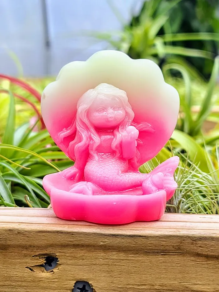 Mermaid In A Clam Luminous Carving