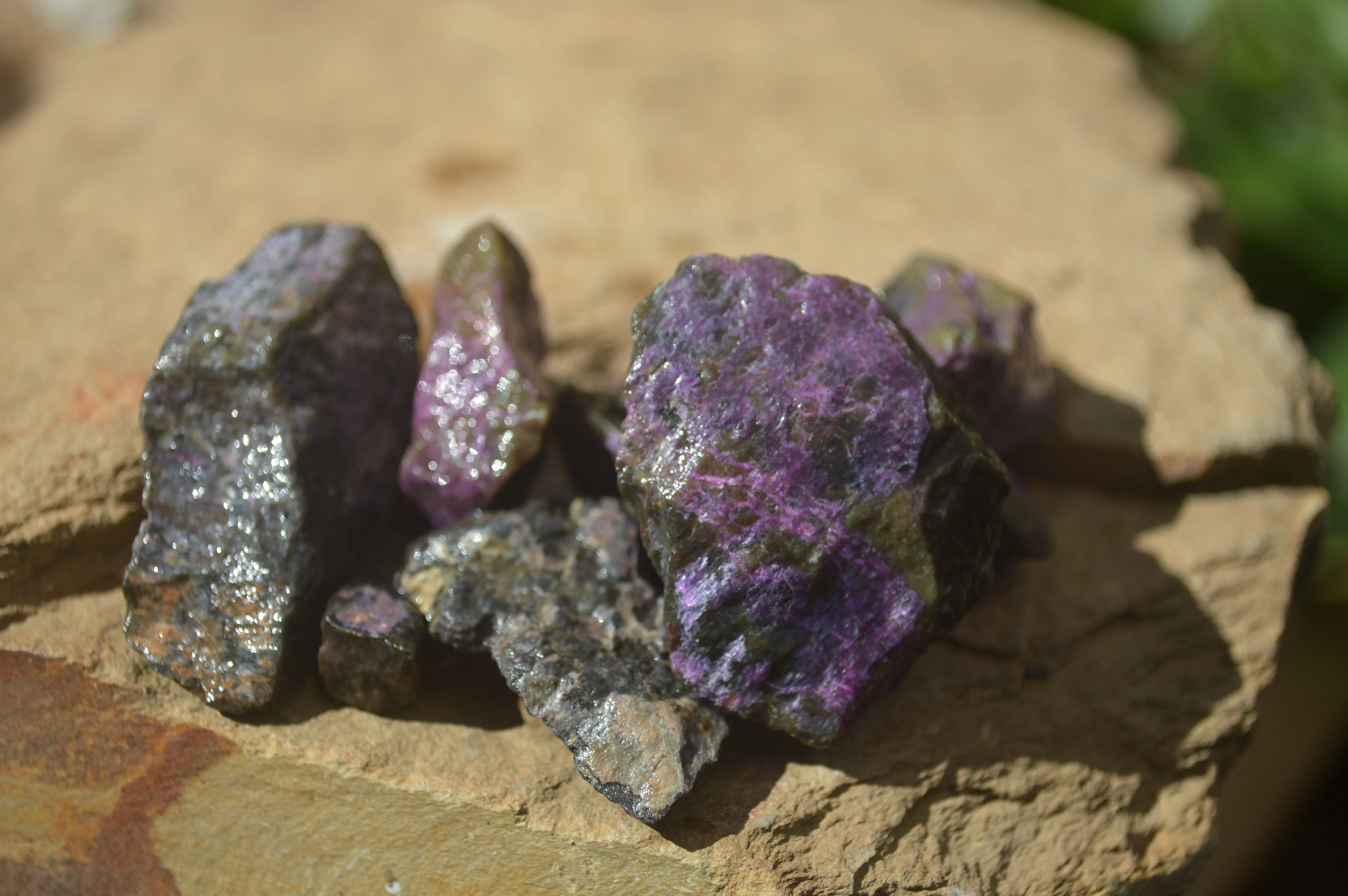 Natural Small Purple Stichtite & Green Serpentine Cobbed Pieces  - Sold per 2 kg (400-600 pieces) - From Barberton, South Africa