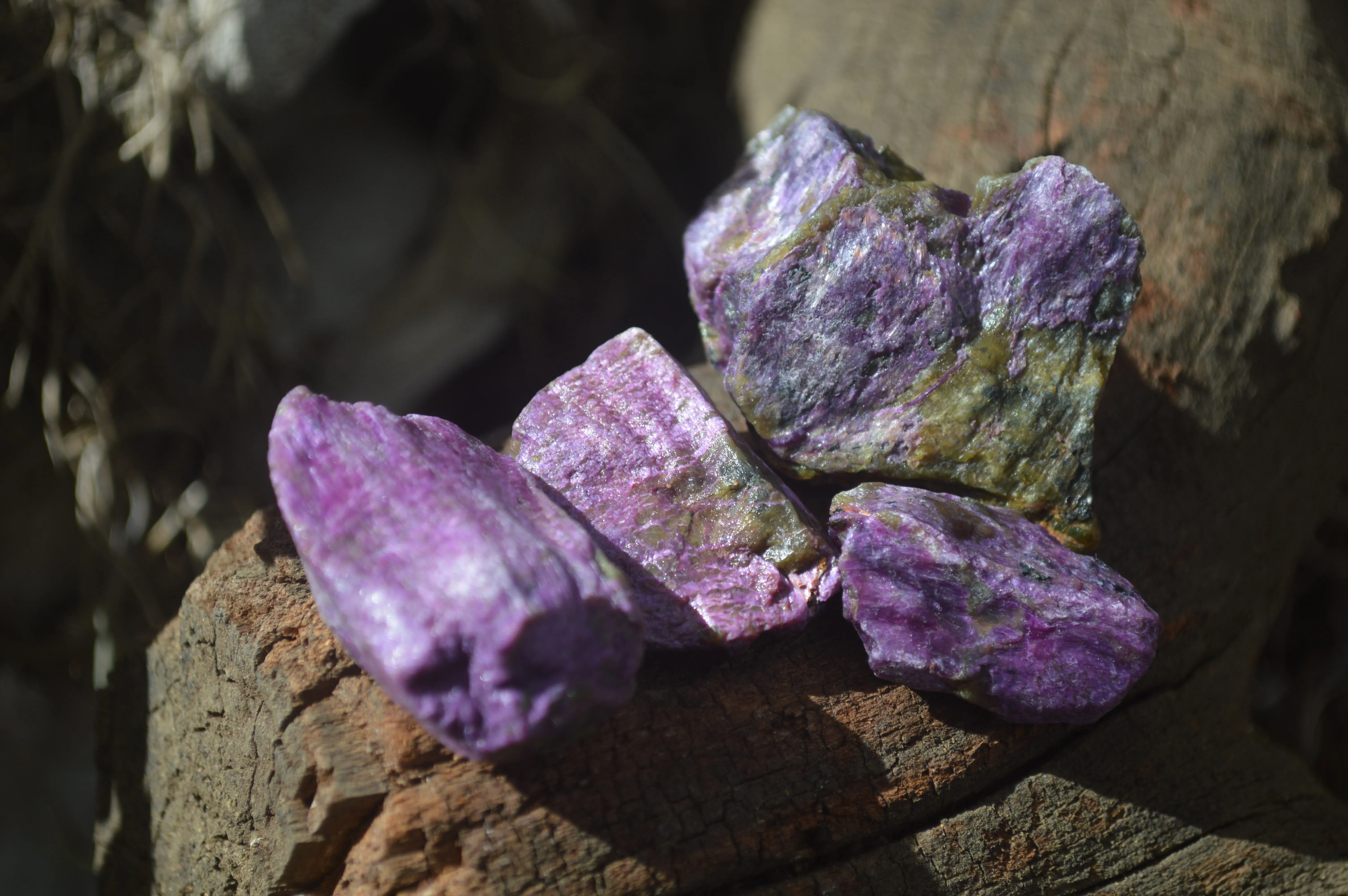 Natural Small Purple Stichtite & Green Serpentine Cobbed Pieces  - Sold per 2 kg (400-600 pieces) - From Barberton, South Africa