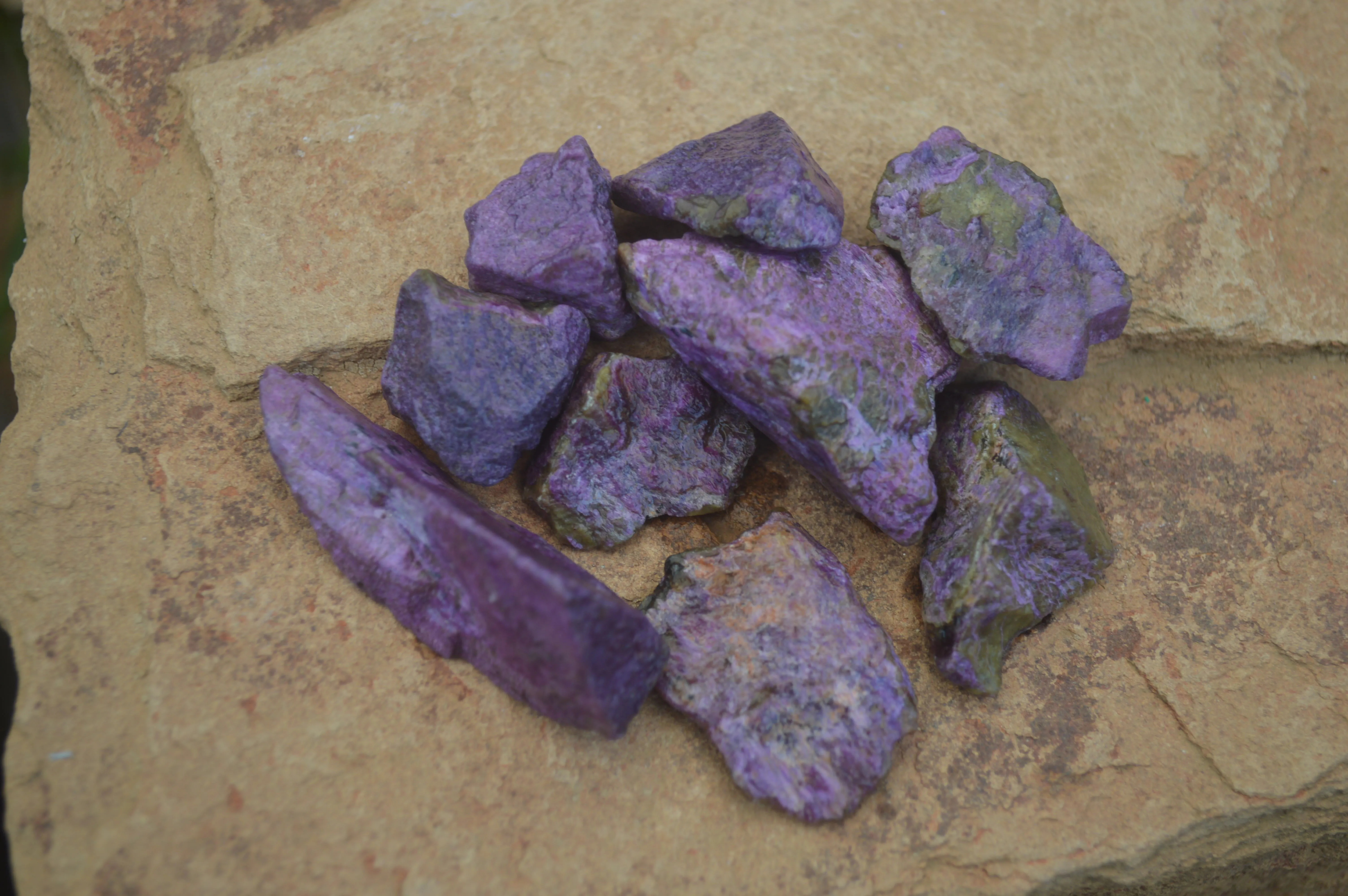 Natural Small Purple Stichtite & Green Serpentine Cobbed Pieces  - Sold per 2 kg (400-600 pieces) - From Barberton, South Africa