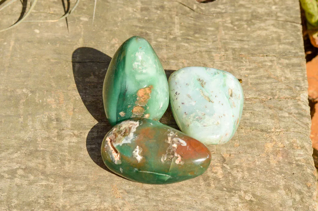 Polished Emerald Mtorolite Galet-Palm Stones x 12 From Mutorashanga, Zimbabwe