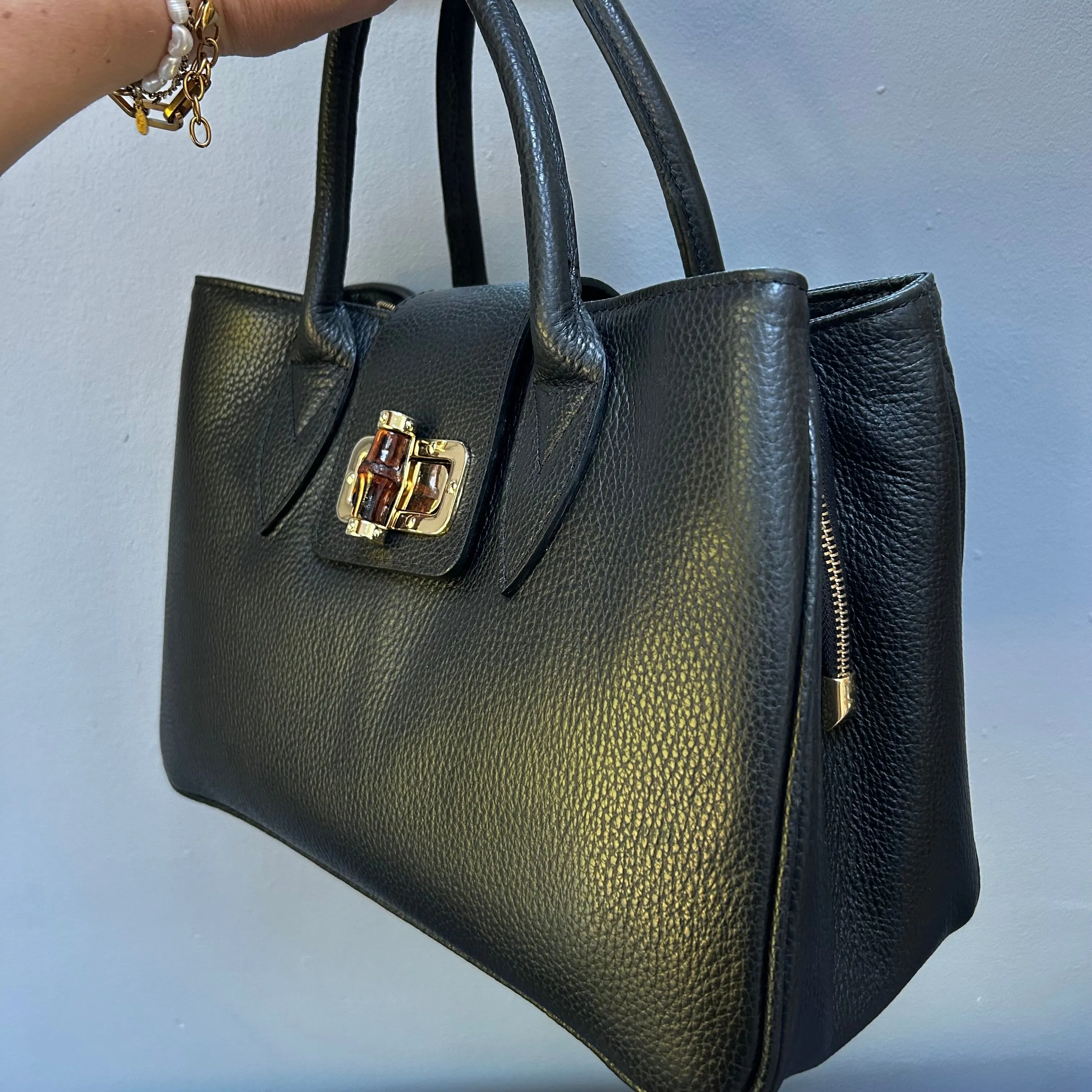 The Classic Leather handbag