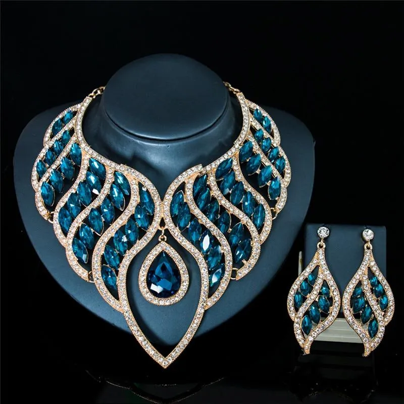 Women Luxury Fashion Waterdrop Crystal Necklace Earrings Set