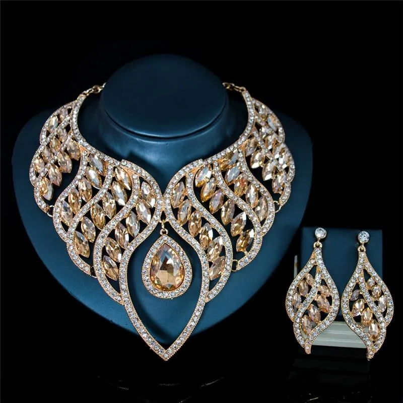 Women Luxury Fashion Waterdrop Crystal Necklace Earrings Set