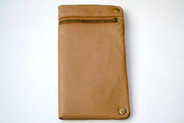 zip detail wallet - large - camel